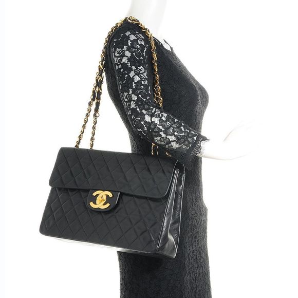 ❌❌ CHANEL Maxi Jumbo 34 Quilted Matelasse XL Lambskin vintage Crossbody flap Bag - Picture 2 of 16